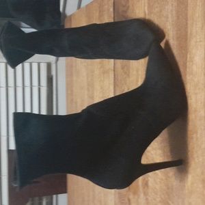 Black Aldo Suede ankle boots size 11
